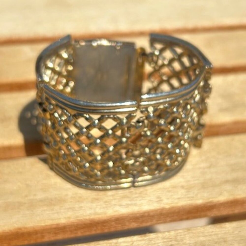 WIDE PANEL Gold Tone Filigree Link BRACELET